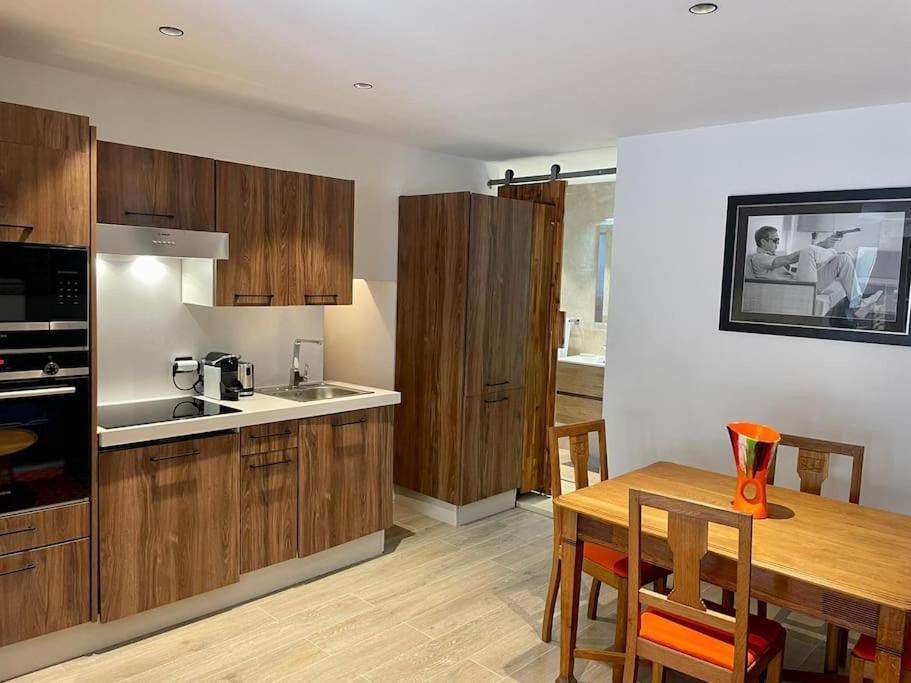 Superbe Appartement Pres De La Plage Et Du Centre Ville Сен-Тропе Экстерьер фото